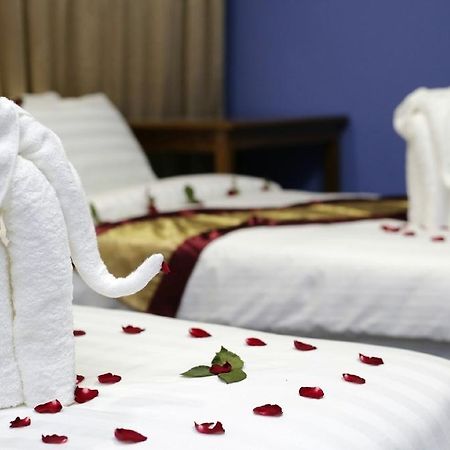Vacation Hotel Янгон Экстерьер фото