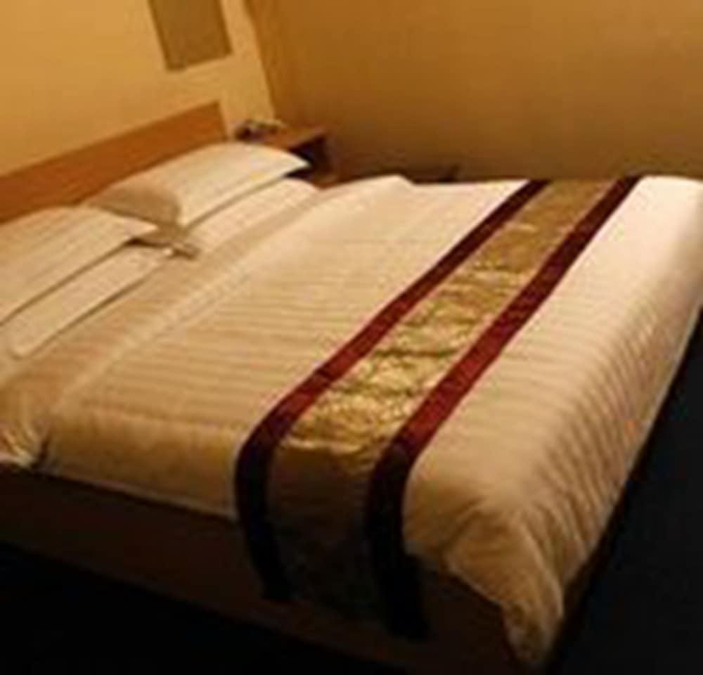 Vacation Hotel Янгон Экстерьер фото