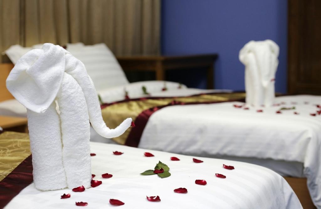Vacation Hotel Янгон Экстерьер фото