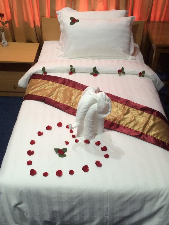 Vacation Hotel Янгон Экстерьер фото